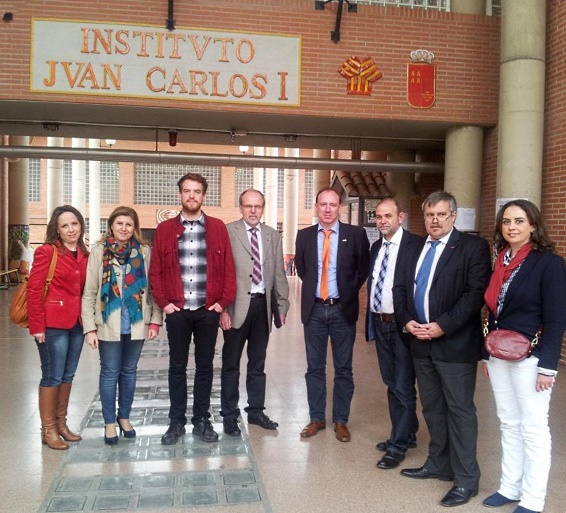 Representantes de la organización internacional Kolping visitan el instituto Juan Carlos I de Murcia