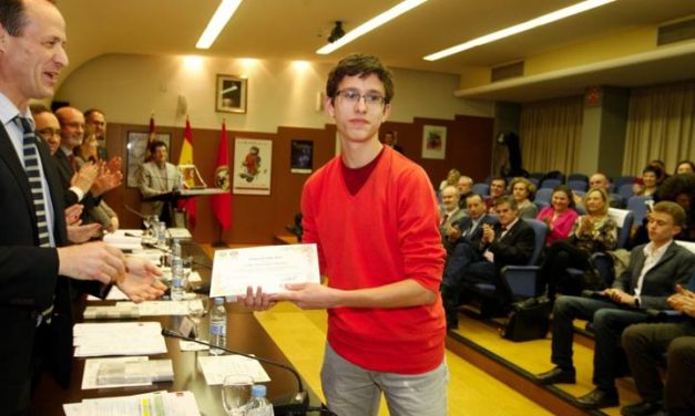 Alumnos premiados en Olimpíadas y Concursos Matemáticos – 2015