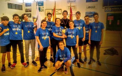 Los alumnos del IES Juan Carlos I, campeones en las categorías infantil y juvenil del Torneo Regional de bádminton