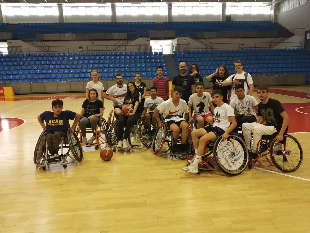 Baloncesto en silla de ruedas 4ºESO I.E.S. Juan Carlos I Baloncesto en silla de ruedas 4ºESO I.E.S. Juan Carlos I