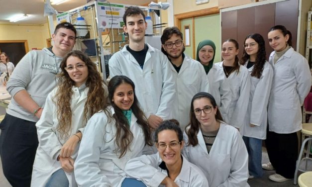 Llegada de equipos al IES Juan Carlos I