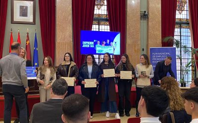 El APE del IES Juan Carlos I logra el doble podio en Emprende Joven Murcia 1200: 1.o Premio para Safevision y 2.o para Inclub.