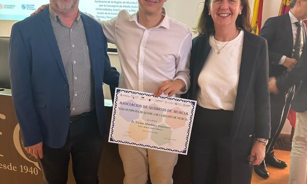 Alumno del IES Juan Carlos I gana Accésit XXXI OLIMPIADA DE QUÍMICA de la Región de Murcia
